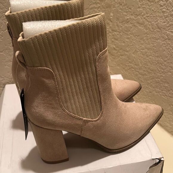 Athlefit Womens 7.5 Pointed Toe Sock Booties Beige Nude Tan Suede Block Heel New - Picture 4 of 9